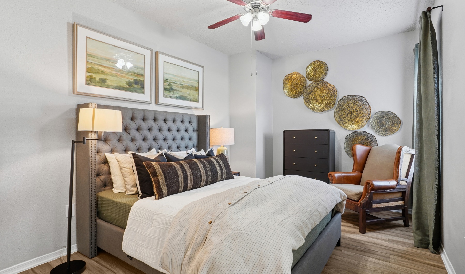 Perfect Blend of Sophistication and Comfort Perfect Blend of Sophistication and Comfort